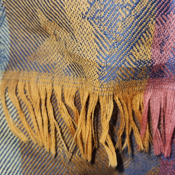 Large Multi-colour 100% Wool Scarf - Picture 5 of 10